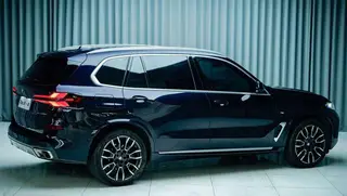 BMW X5 2023 xDrive40Li M Conjunto deportivo interior foto 8
