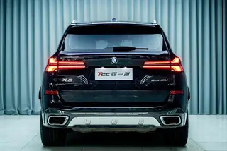 BMW X5 2023 xDrive40Li M Conjunto deportivo interior foto 9