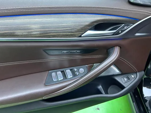 BMW 5 Series 2020 Versión mejorada de kilometraje 530Le Traje de lujo interior foto 15