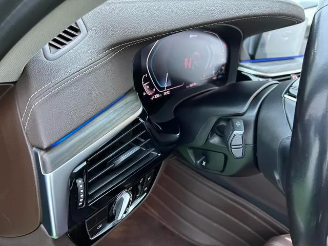 BMW 5 Series 2020 Versión mejorada de kilometraje 530Le Traje de lujo interior foto 20
