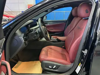 BMW 5 Series 2021 535Le M Conjunto deportivo interior foto 12