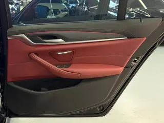 BMW 5 Series 2021 535Le M Conjunto deportivo interior foto 18