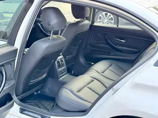 BMW 3 Series 2017 320Li M Sporty interior photo 10 BMW 3 Series 2017 320Li M Sporty interior photo 10