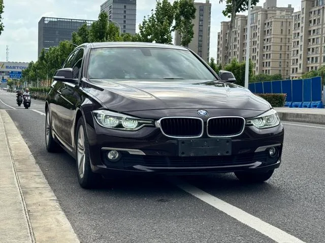 BMW 3 Series 2016 320Li Fashionable exterior photo 2
