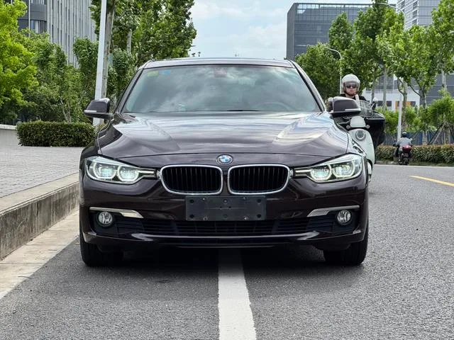 BMW 3 Series 2016 320Li Fashionable exterior photo 4