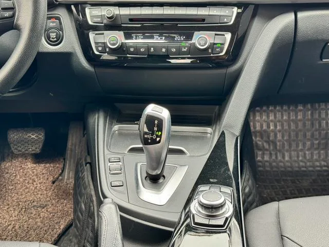 BMW 3 Series 2016 320Li Fashionable interior photo 19