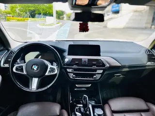 BMW X3 2021 xDrive28i M Sports suit interior photo 9 BMW X3 2021 xDrive28i M Sports suit interior photo 9