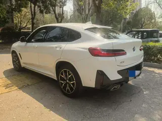 BMW X4 2022 xDrive 25i M Conjunto deportivo interior foto 13