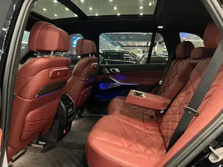 BMW X5 2025 xDrive40Li M Sports Night Suit interior photo 6 BMW X5 2025 xDrive40Li M Sports Night Suit interior photo 6