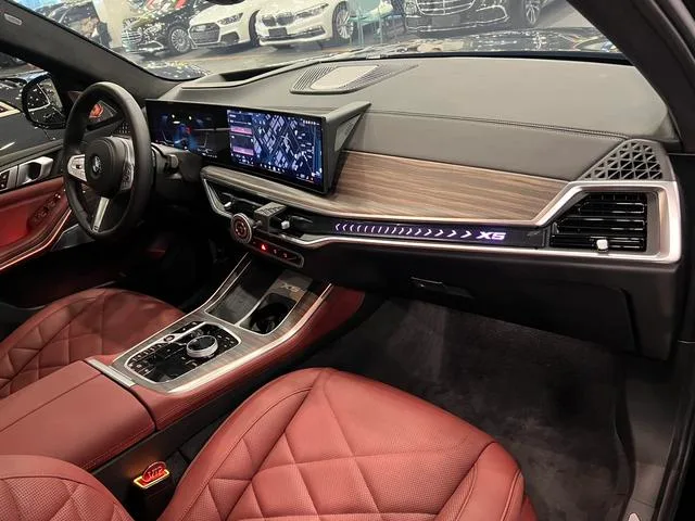 BMW X5 2025 xDrive40Li M Sports Night Suit interior photo 10 BMW X5 2025 xDrive40Li M Sports Night Suit interior photo 10