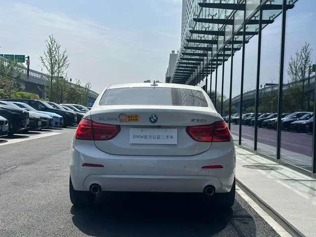 BMW 1 Series 2020 120i Fashionable exterior photo 2 BMW 1 Series 2020 120i Fashionable exterior photo 2