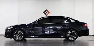 BMW 5 Series 2025 530Li Leading Type M Sports suit exterior photo 7 BMW 5 Series 2025 530Li Leading Type M Sports suit exterior photo 7