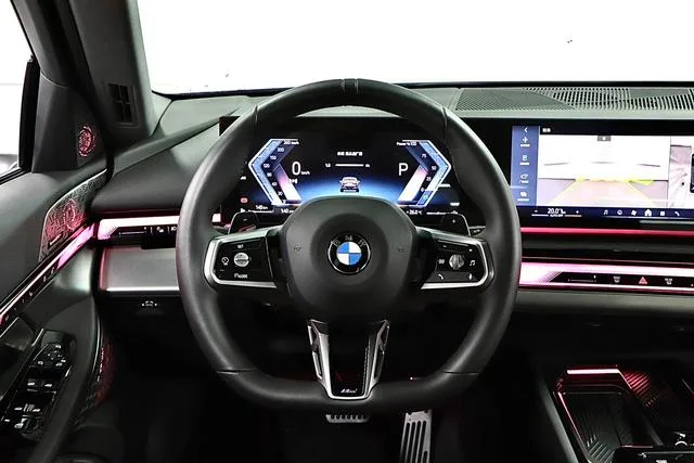 BMW 5 Series 2025 530Li Leading Type M Sports suit exterior photo 10 BMW 5 Series 2025 530Li Leading Type M Sports suit exterior photo 10