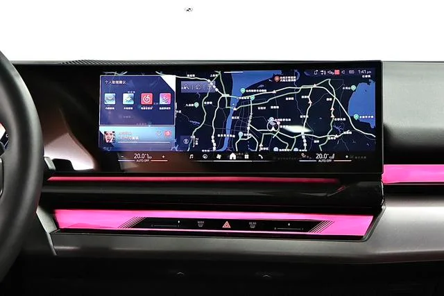 BMW 5 Series 2025 530Li Leading Type M Sports suit interior photo 19 BMW 5 Series 2025 530Li Leading Type M Sports suit interior photo 19