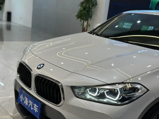 BMW X2 2020 sDrive20i M Traje todoterreno exterior foto 3 BMW X2 2020 sDrive20i M Traje todoterreno exterior foto 3