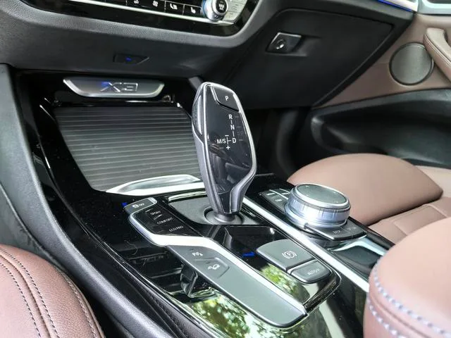 BMW X3 2021 xDrive28i M Sports suit interior photo 10 BMW X3 2021 xDrive28i M Sports suit interior photo 10