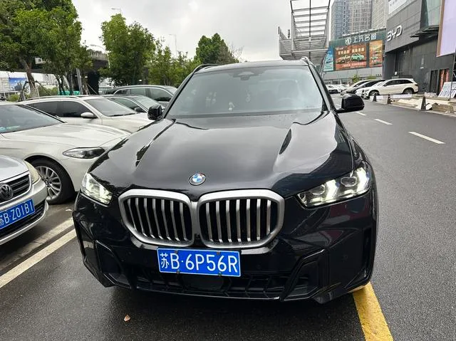 BMW X5 2023 xDrive40Li M Sports suit exterior photo 2
