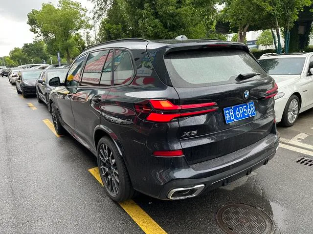 BMW X5 2023 xDrive40Li M Sports suit exterior photo 6
