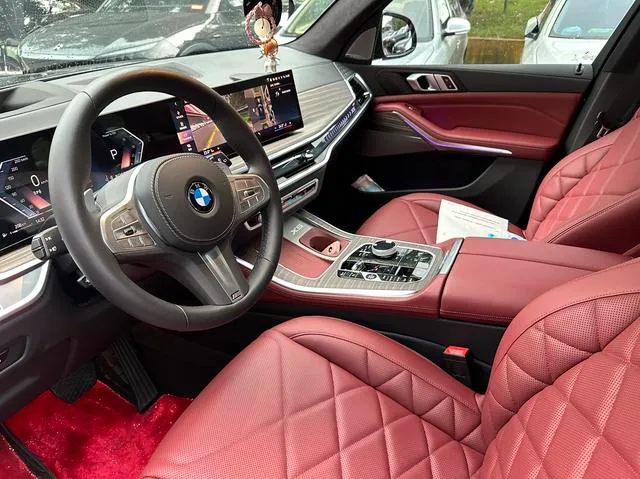 BMW X5 2023 xDrive40Li M Sports suit interior photo 9