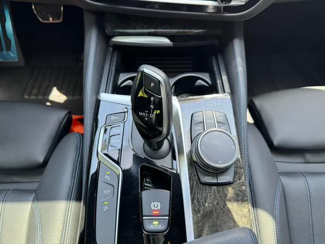 BMW 6 Series GT 2019 630i M Sports suit interior photo 14 BMW 6 Series GT 2019 630i M Sports suit interior photo 14
