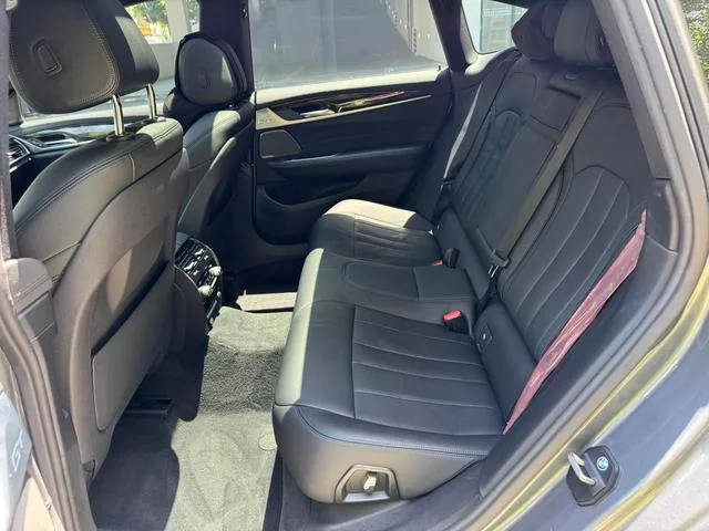 BMW 6 Series GT 2019 630i M Sports suit interior photo 17 BMW 6 Series GT 2019 630i M Sports suit interior photo 17