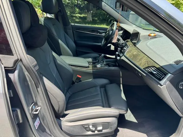 BMW 6 Series GT 2019 630i M Sports suit interior photo 20 BMW 6 Series GT 2019 630i M Sports suit interior photo 20