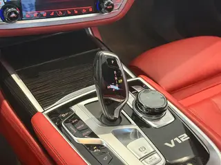 BMW 7 Series 2018 M760Li xDrive exterior photo 8 BMW 7 Series 2018 M760Li xDrive exterior photo 8