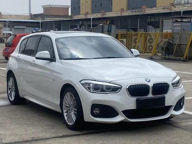 BMW 1 Series (Imported) 2018 120i M Conjunto deportivo exterior foto 3 BMW 1 Series (Imported) 2018 120i M Conjunto deportivo exterior foto 3