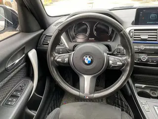 BMW 1 Series (Imported) 2018 120i M Conjunto deportivo interior foto 8 BMW 1 Series (Imported) 2018 120i M Conjunto deportivo interior foto 8