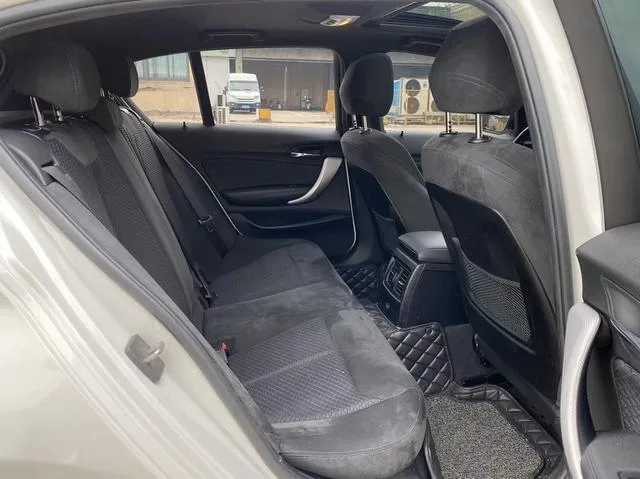 BMW 1 Series (Imported) 2018 120i M Conjunto deportivo interior foto 11 BMW 1 Series (Imported) 2018 120i M Conjunto deportivo interior foto 11