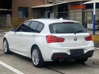 BMW 1 Series (Imported) 2018 120i M Conjunto deportivo interior foto 14 BMW 1 Series (Imported) 2018 120i M Conjunto deportivo interior foto 14