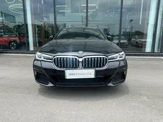 BMW 5 Series 2022 Deuxième lifting 535Le M Ensemble de sport extérieur photo 2 BMW 5 Series 2022 Deuxième lifting 535Le M Ensemble de sport extérieur photo 2