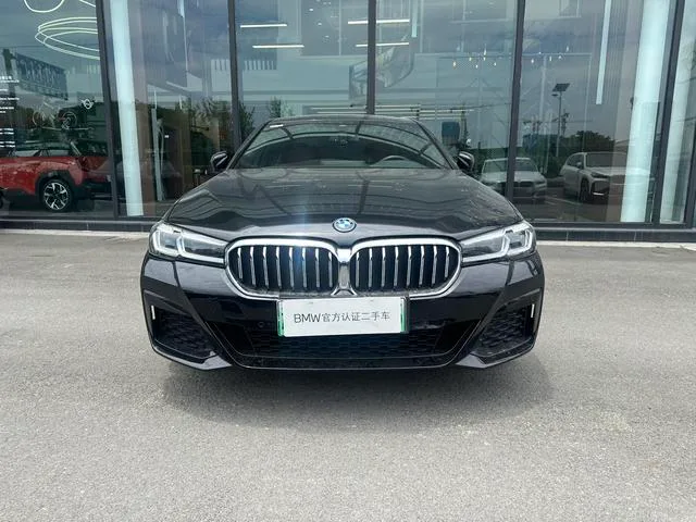 BMW 5 Series 2022 Deuxième lifting 535Le M Ensemble de sport extérieur photo 2 BMW 5 Series 2022 Deuxième lifting 535Le M Ensemble de sport extérieur photo 2
