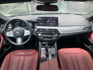 BMW 5 Series 2022 Deuxième lifting 535Le M Ensemble de sport intérieur photo 10 BMW 5 Series 2022 Deuxième lifting 535Le M Ensemble de sport intérieur photo 10