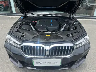 BMW 5 Series 2022 Deuxième lifting 535Le M Ensemble de sport intérieur photo 13 BMW 5 Series 2022 Deuxième lifting 535Le M Ensemble de sport intérieur photo 13