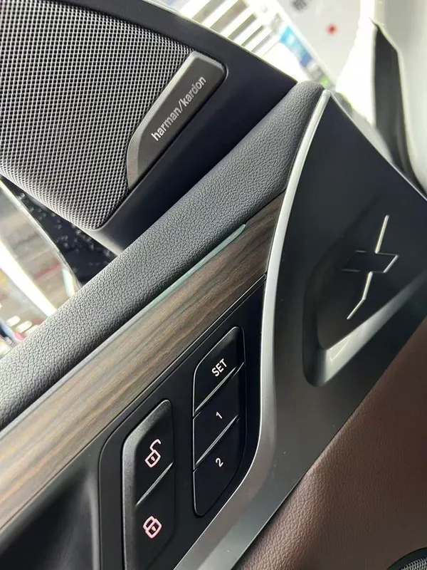 BMW X3 2021 xDrive28i Luxury Set interior photo 16