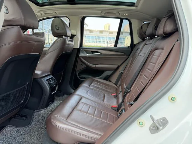 BMW X3 2021 xDrive28i Luxury Set interior photo 18