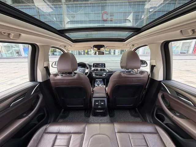 BMW X3 2021 xDrive28i Luxury Set interior photo 19
