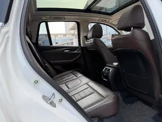 BMW X3 2021 xDrive28i Luxury Set interior photo 20