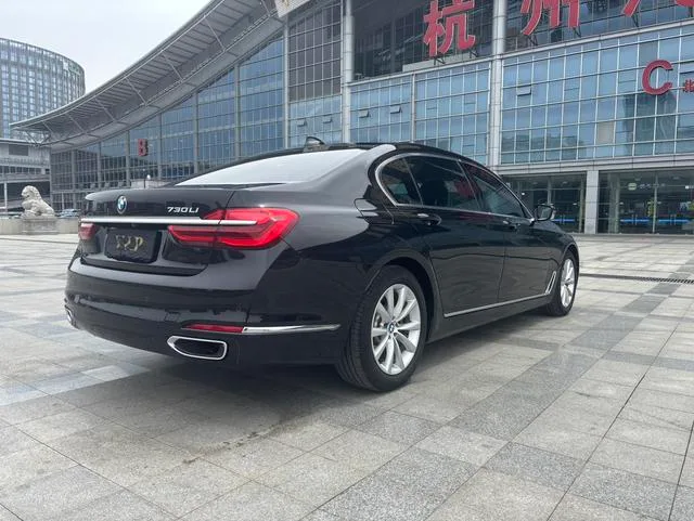 BMW 7 Series 2016 730Li Leading Type exterior photo 4