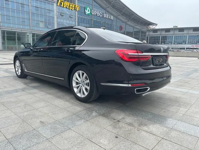 BMW 7 Series 2016 730Li Leading Type exterior photo 5