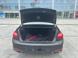 BMW 7 Series 2016 730Li Leading Type interior photo 12