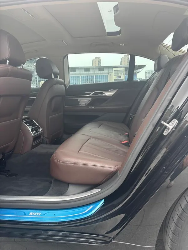 BMW 7 Series 2016 730Li Leading Type interior photo 16