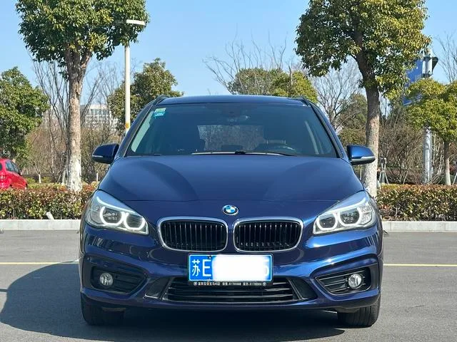 BMW 2 Series Touring 2016 218i Líder exterior foto 2 BMW 2 Series Touring 2016 218i Líder exterior foto 2