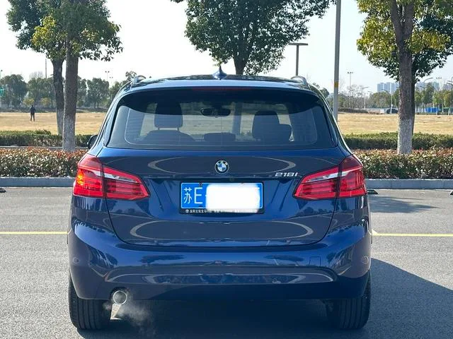 BMW 2 Series Touring 2016 218i Líder exterior foto 5 BMW 2 Series Touring 2016 218i Líder exterior foto 5