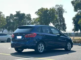 BMW 2 Series Touring 2016 218i Líder exterior foto 6 BMW 2 Series Touring 2016 218i Líder exterior foto 6