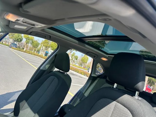 BMW 2 Series Touring 2016 218i Líder interior foto 11 BMW 2 Series Touring 2016 218i Líder interior foto 11