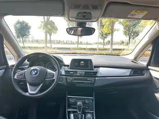 BMW 2 Series Touring 2016 218i Líder interior foto 12 BMW 2 Series Touring 2016 218i Líder interior foto 12