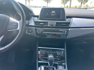 BMW 2 Series Touring 2016 218i Líder interior foto 14 BMW 2 Series Touring 2016 218i Líder interior foto 14