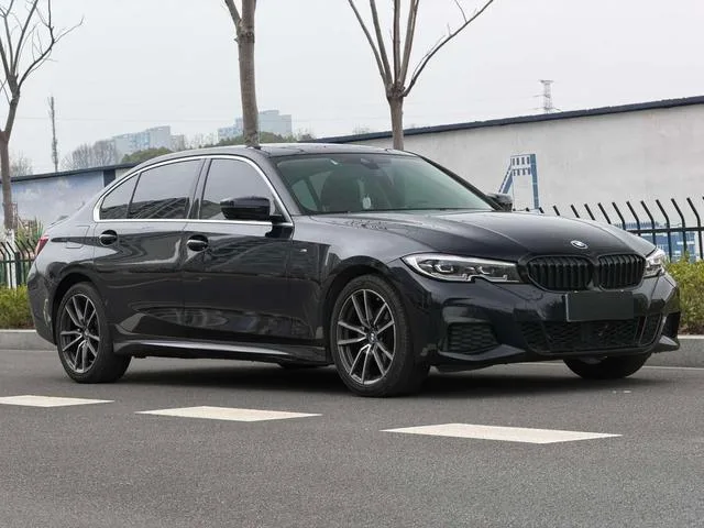 BMW 3 Series 2021 325Li M Conjunto deportivo exterior foto 3 BMW 3 Series 2021 325Li M Conjunto deportivo exterior foto 3